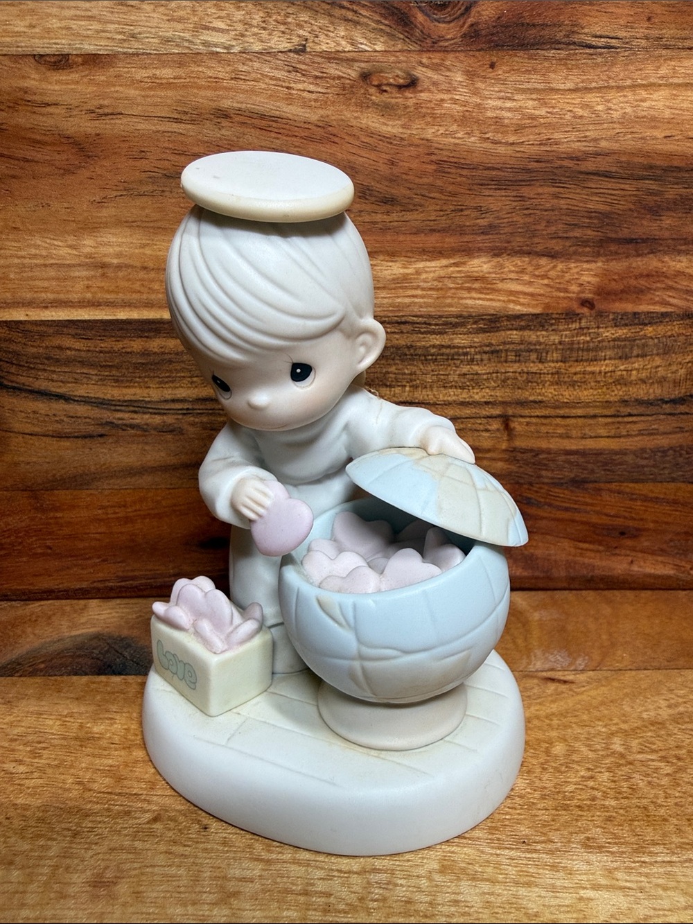 Precious Moments- What The World Needs Is Love 531065 PM4